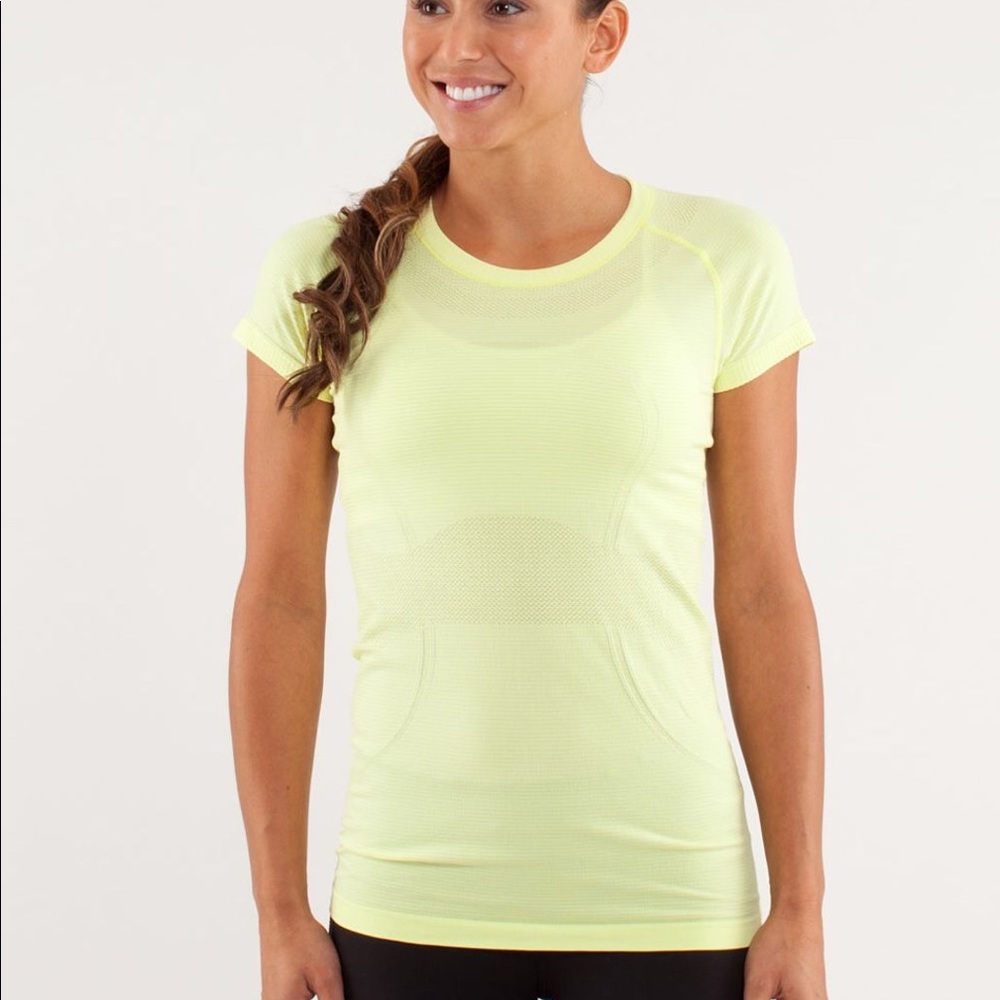 Lululemon Swiftly Tech Short Sleeve, size 6